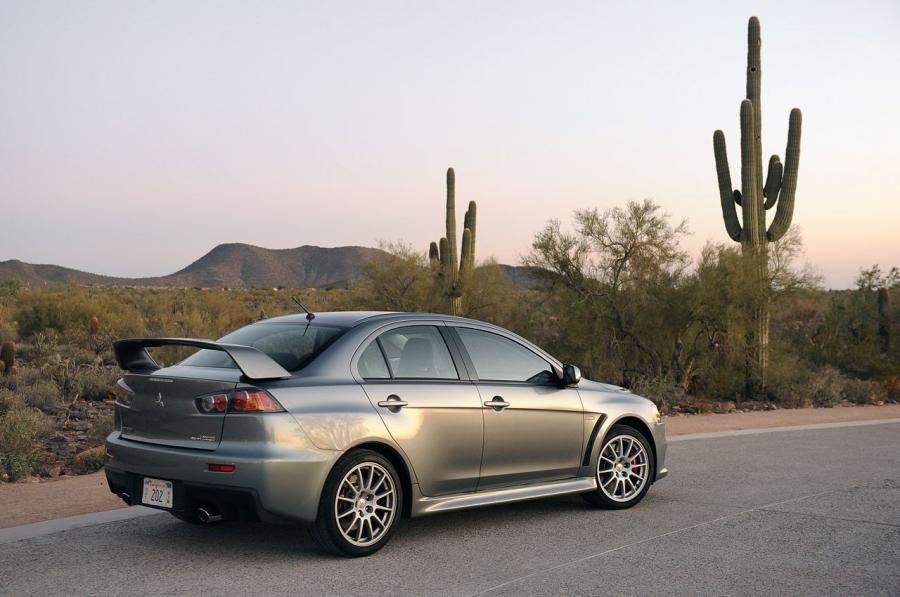  Mitsubishi Lancer Evolution X GSR 2013 года  (фото 3 из 43)